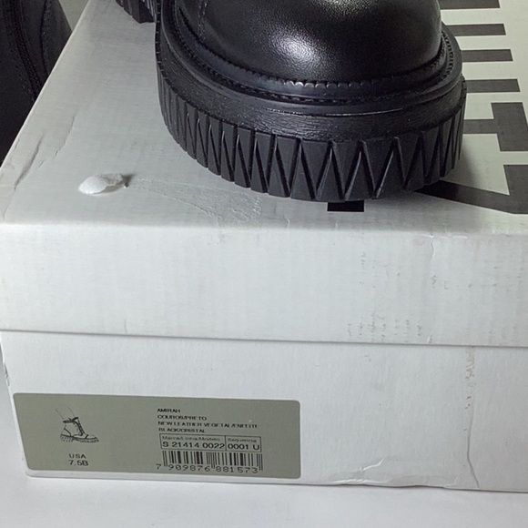 Amirah Bootie
Schutz - Picture 11 of 11